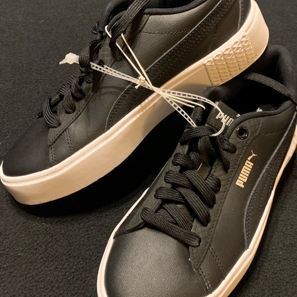 COPY - Puma shoes women’s 7 1/2 - Picture 3 of 3